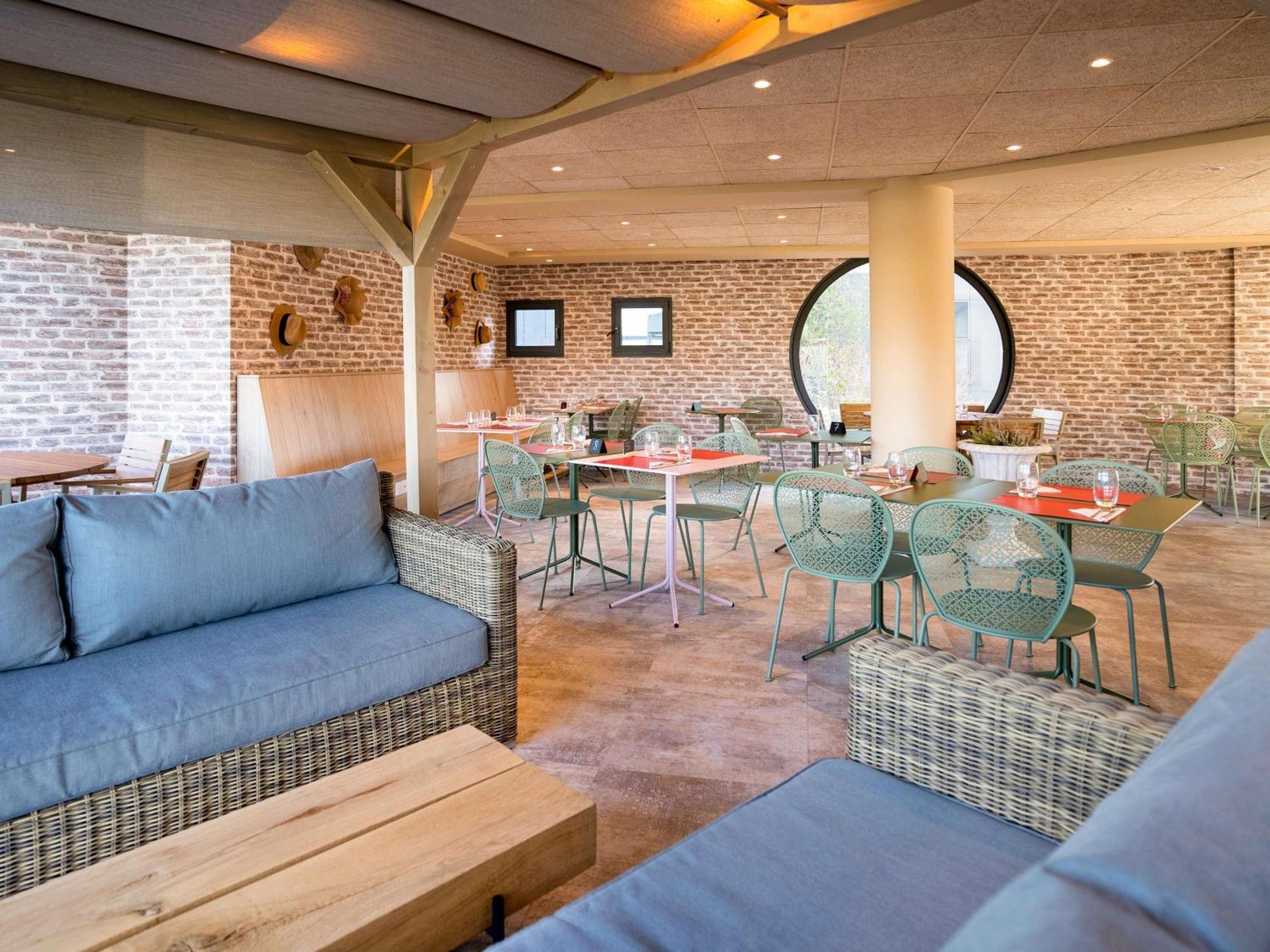 Le Chateaubriand Hotel 3*