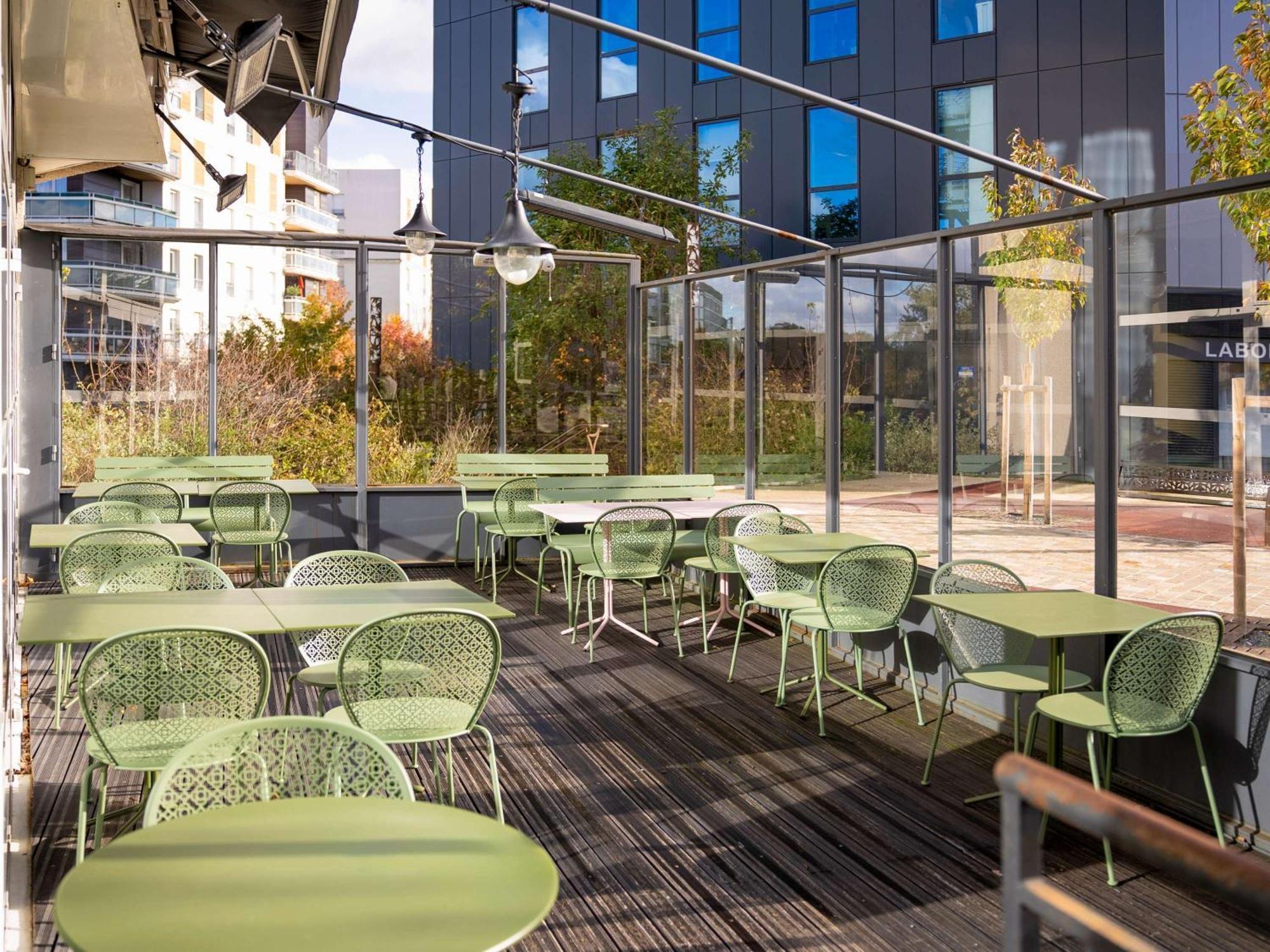 Ibis Styles Malabry Paris Sud Hotel 3*