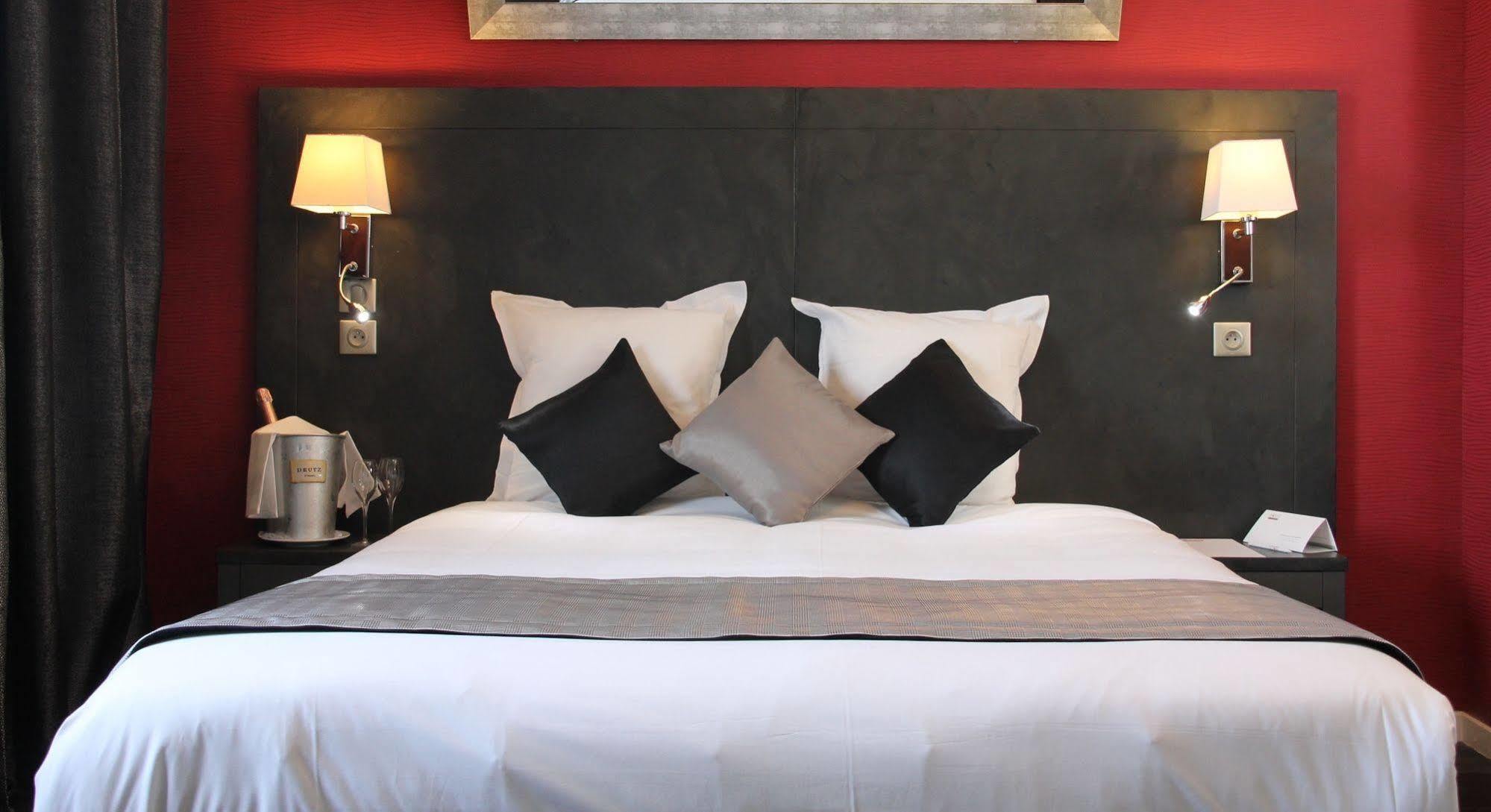 Ibis Styles Malabry Paris Sud Hotel 3*